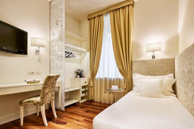 Hotel Vis A Vis Trieste Ngoại thất bức ảnh