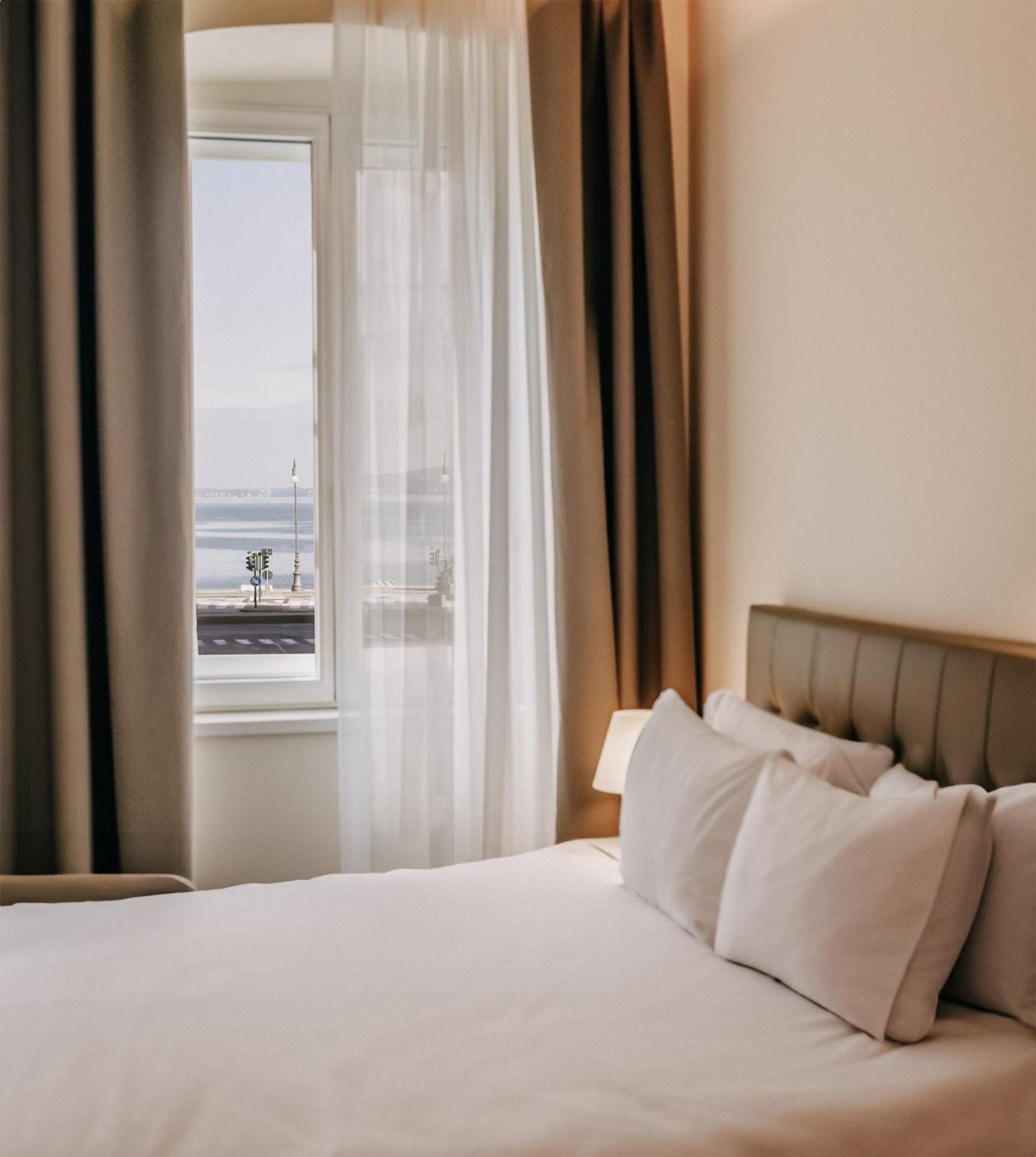 Hotel Vis A Vis Trieste Ngoại thất bức ảnh